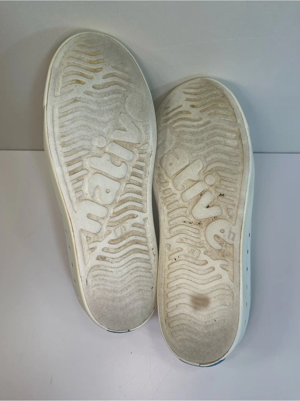 Native Kids Girls' Jefferson White Slip-On Shoes, Size J3 Water Shoe Slip On